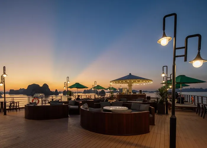 Cycad Cruise 5* Hạ Long