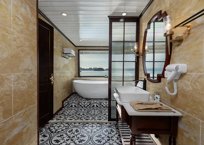 Cycad Cruise  Hạ Long