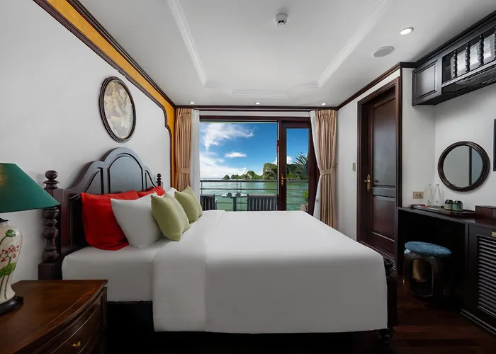 Cycad Cruise Hạ Long