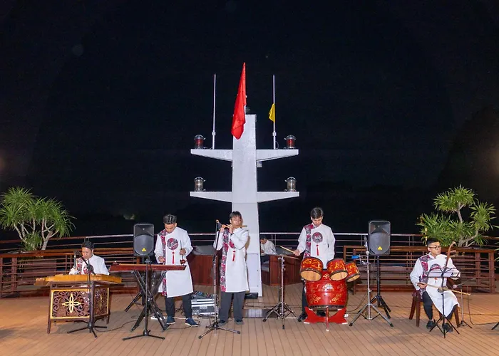 Cycad Cruise Hạ Long